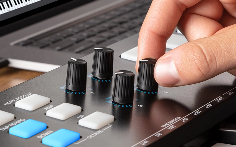 alesis-v25-mkii-25-tus-midi-klavye-asimetrik-e-ticaret-gorsel1